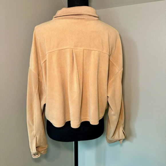 Illa Illa women’s Medium tan cozy shacket new with tags. New with tags - Picture 2 of 5